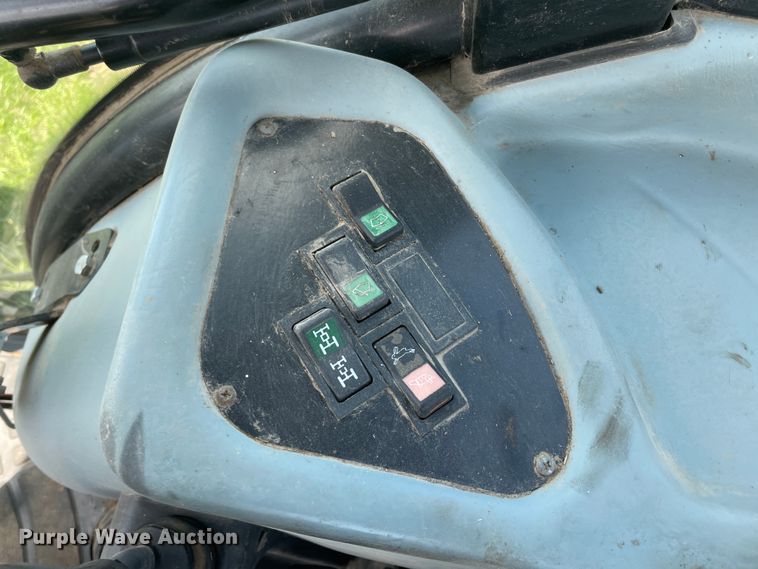 image for item IC9263 2013 New Holland TS6.140  MFWD tractor