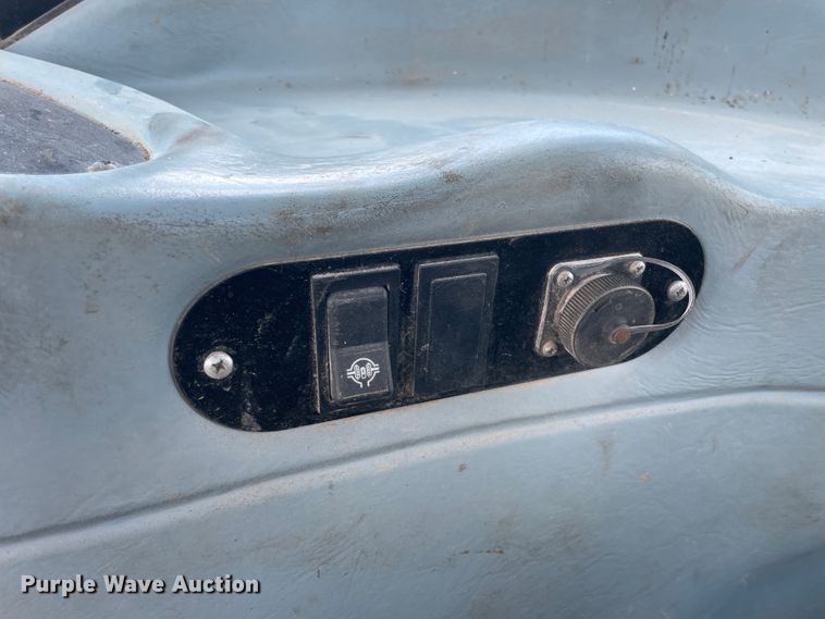 image for item IC9263 2013 New Holland TS6.140  MFWD tractor