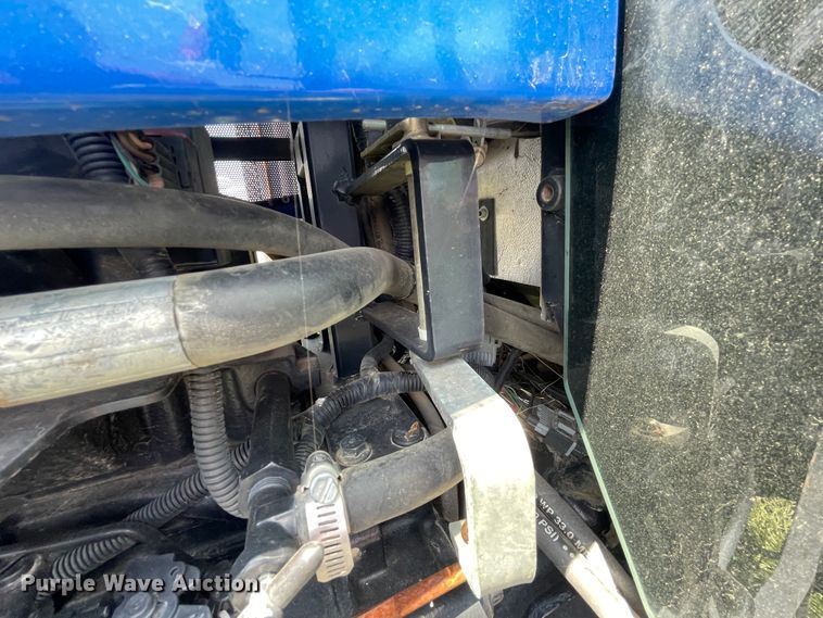 image for item IC9263 2013 New Holland TS6.140  MFWD tractor