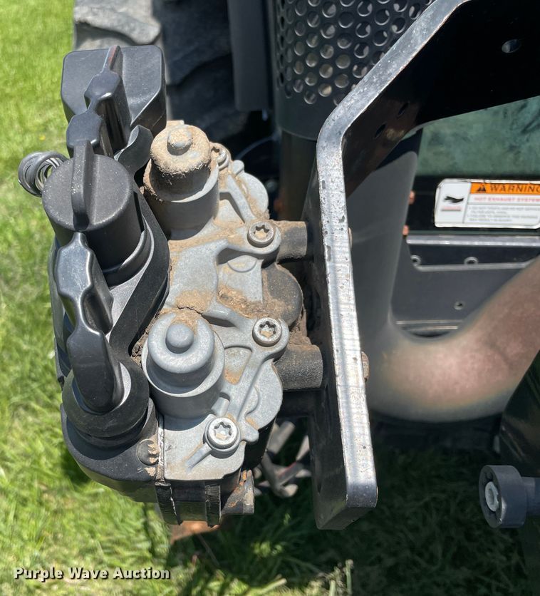 image for item IC9263 2013 New Holland TS6.140  MFWD tractor