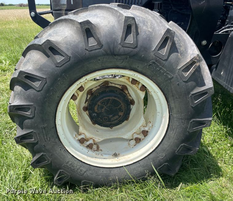 image for item IC9263 2013 New Holland TS6.140  MFWD tractor