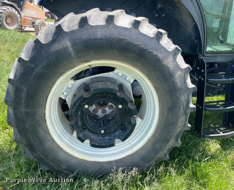 image for item IC9263 2013 New Holland TS6.140  MFWD tractor