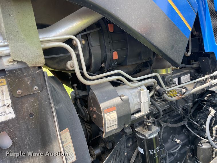 image for item IC9263 2013 New Holland TS6.140  MFWD tractor