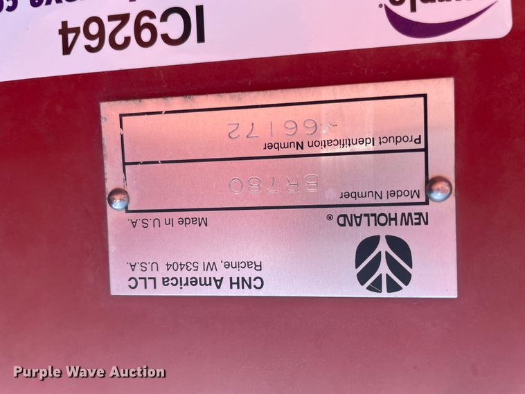 image for item IC9264 2005 New Holland BR780  round baler