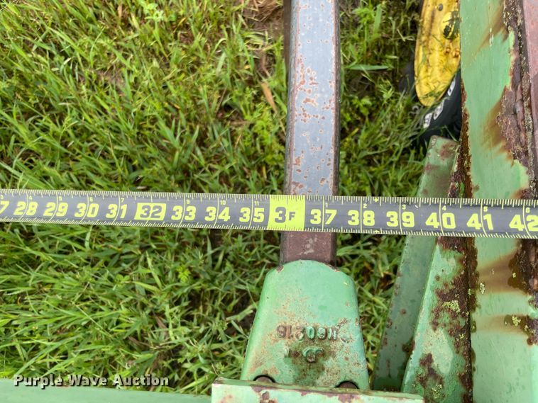 image for item IC9321 John Deere  chisel