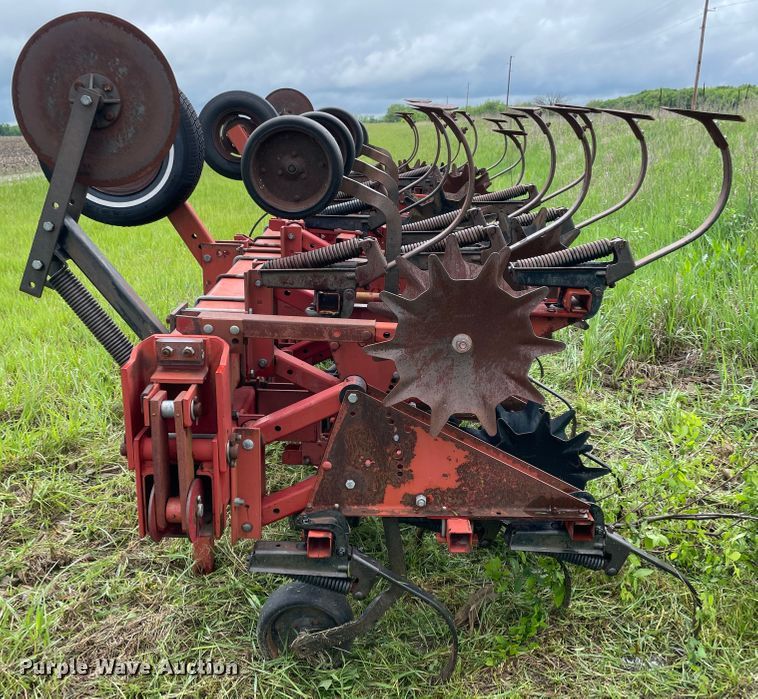 image for item IC9322 Case IH  row crop cultivator