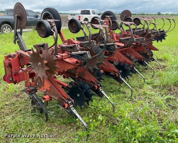 image for item IC9322 Case IH  row crop cultivator