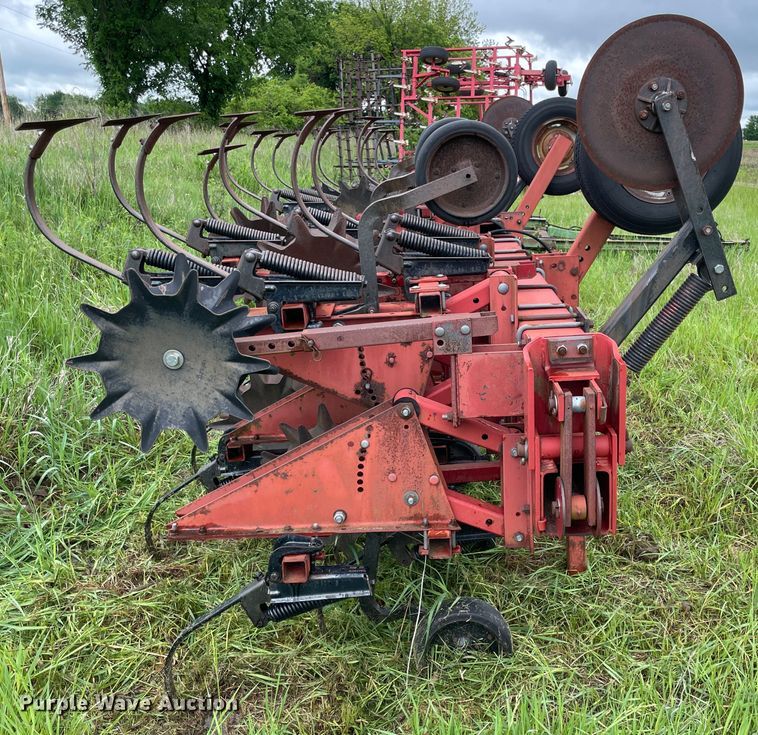 image for item IC9322 Case IH  row crop cultivator