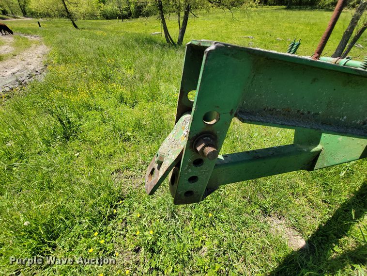 image for item IF9794 John Deere 100  chisel