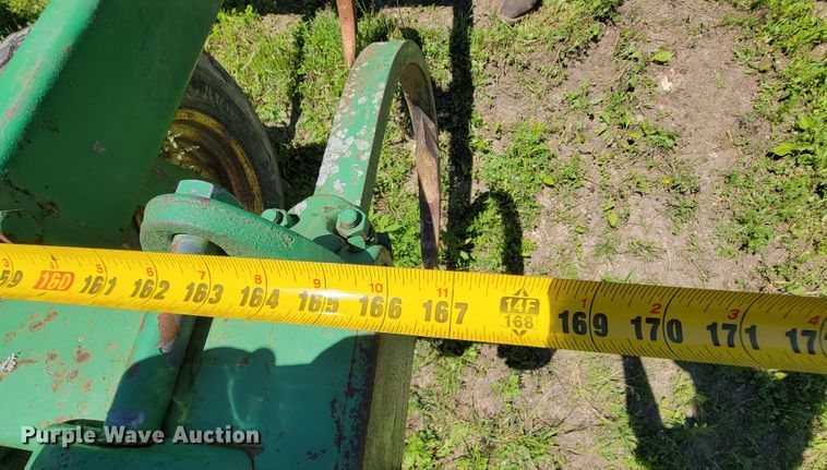 image for item IF9794 John Deere 100  chisel