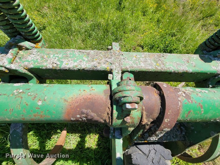 image for item IF9794 John Deere 100  chisel