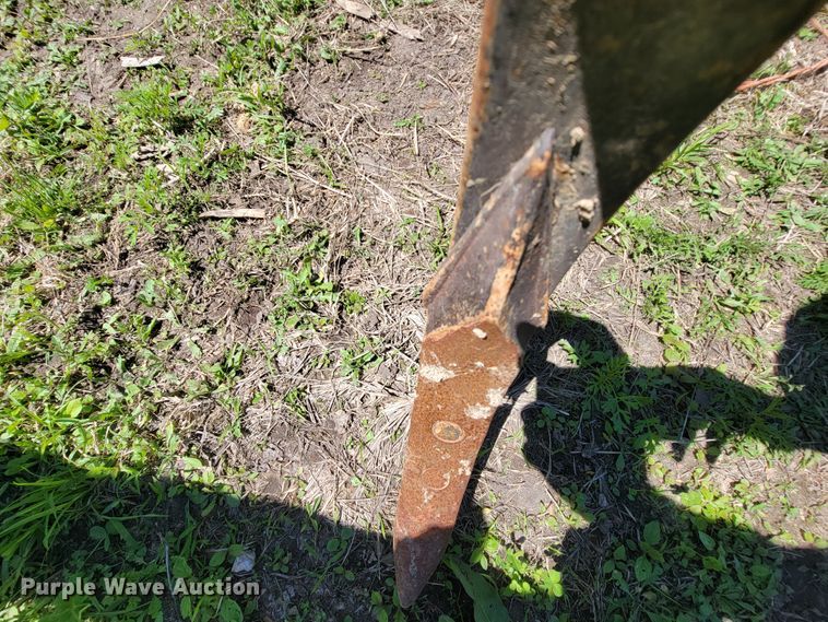 image for item IF9794 John Deere 100  chisel