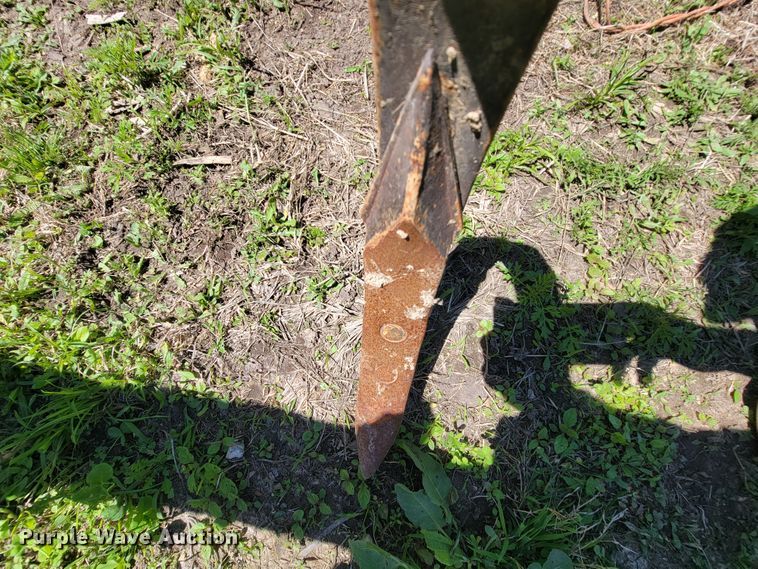 image for item IF9794 John Deere 100  chisel