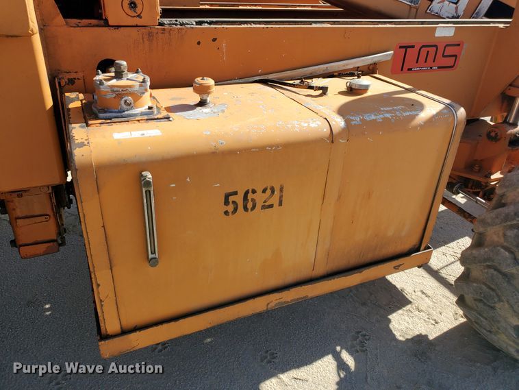 image for item IH9272 Lull 844B Highlander  telehandler