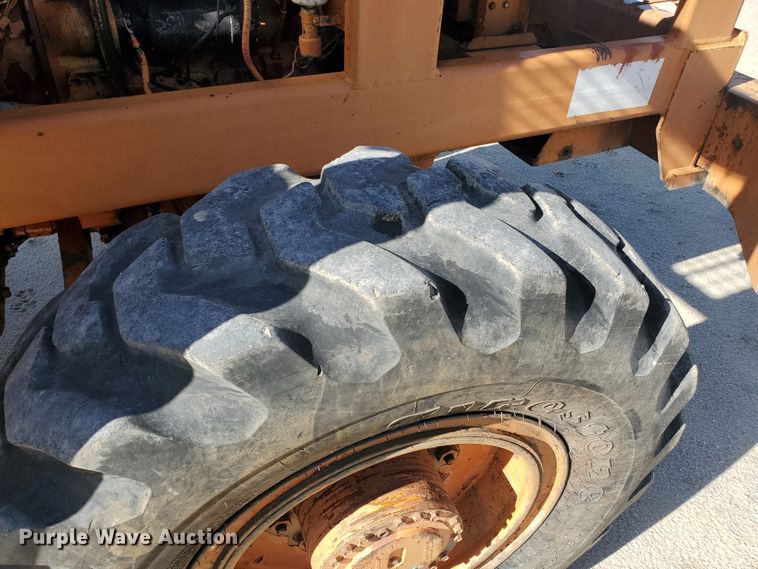 image for item IH9272 Lull 844B Highlander  telehandler