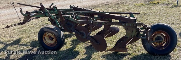 image for item II9259 John Deere 416  four bottom plow