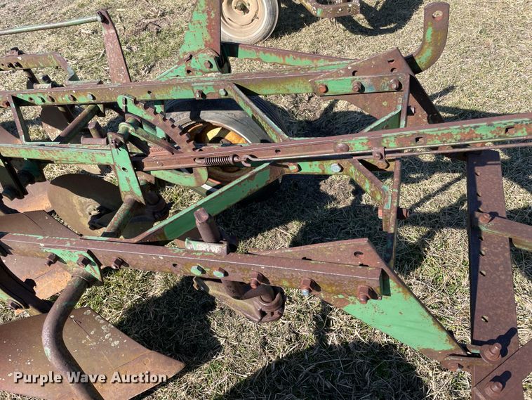 image for item II9259 John Deere 416  four bottom plow
