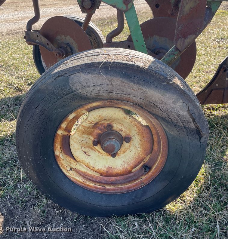 image for item II9259 John Deere 416  four bottom plow