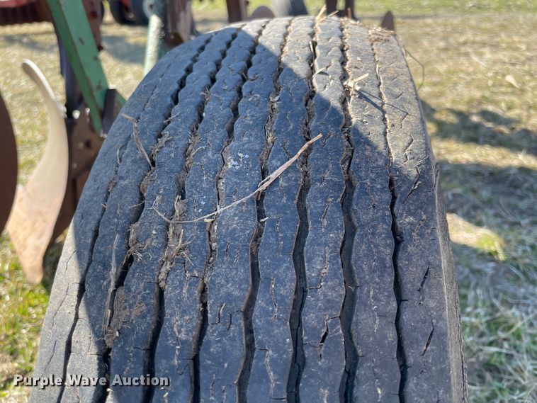 image for item II9259 John Deere 416  four bottom plow