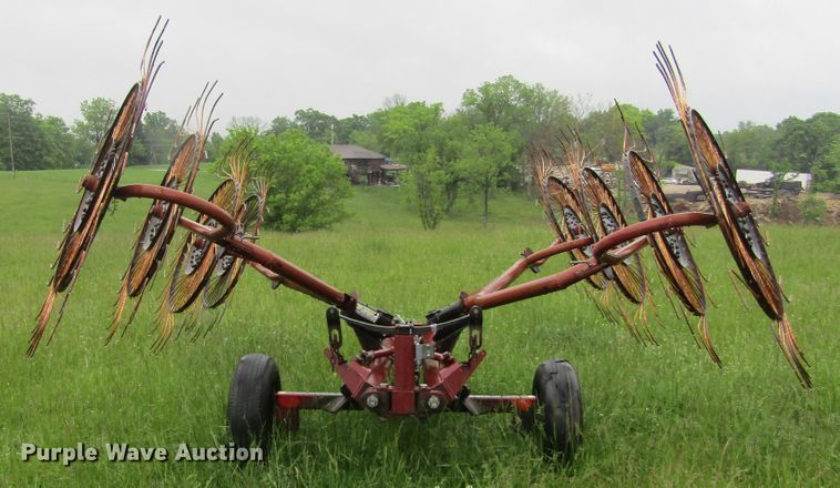 image for item IL9372 M&W RC456  hay rake