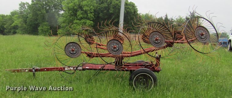 image for item IL9372 M&W RC456  hay rake