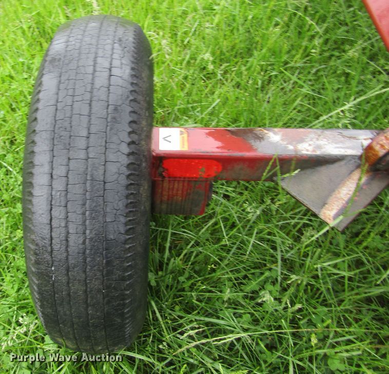 image for item IL9372 M&W RC456  hay rake