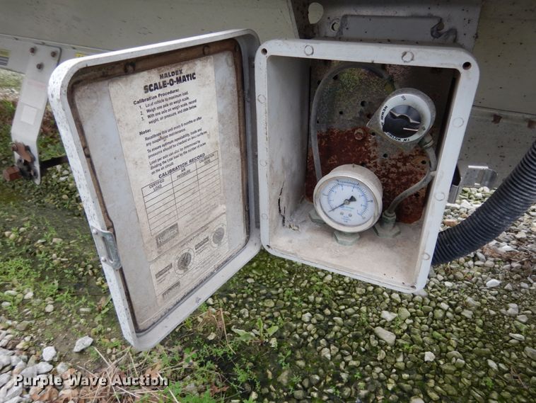 image for item IL9428 2004 Timpte  grain trailer