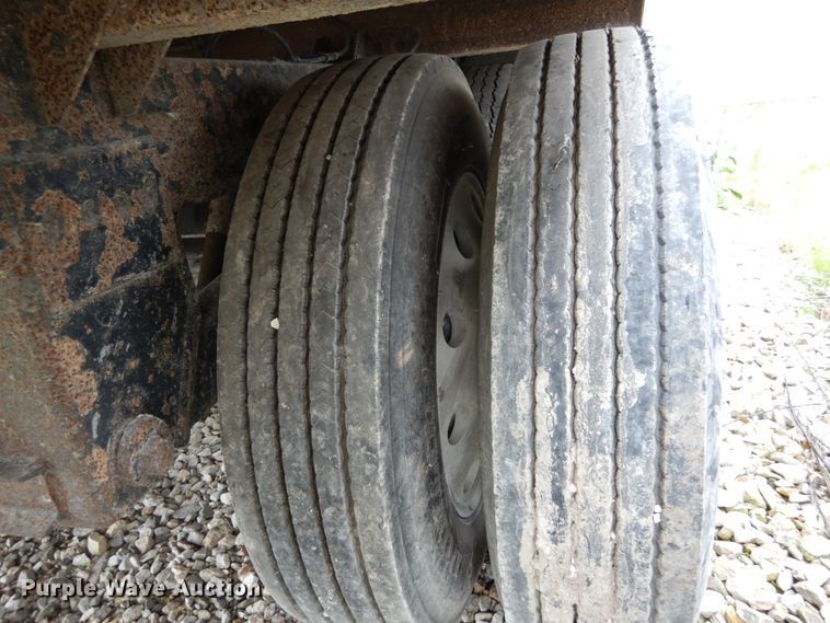 image for item IL9428 2004 Timpte  grain trailer