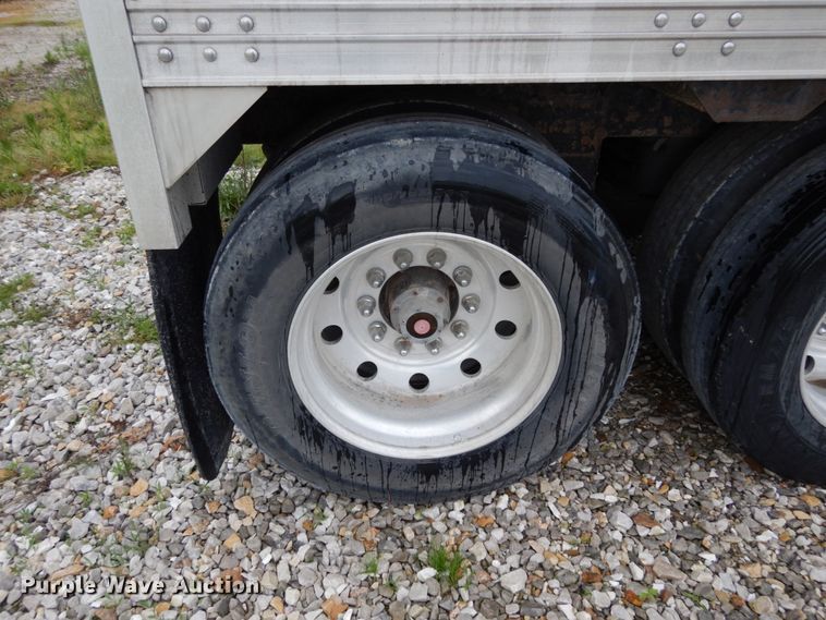 image for item IL9428 2004 Timpte  grain trailer