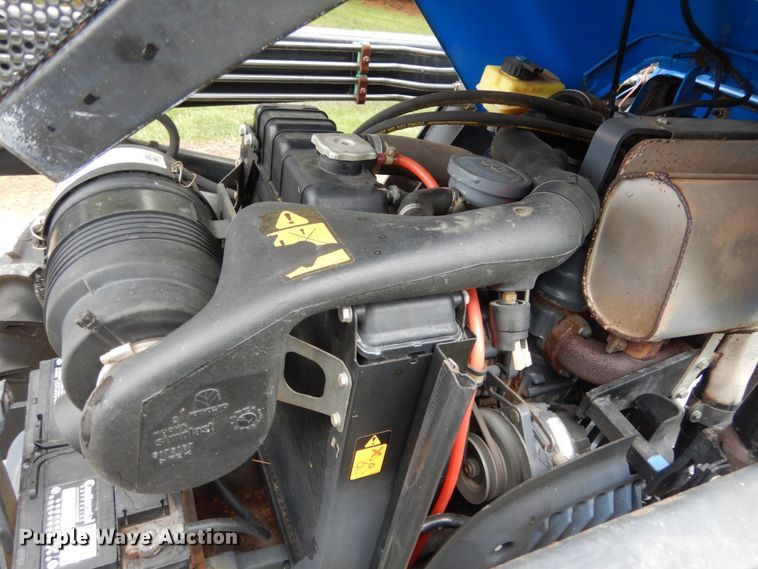 image for item IL9431 2001 New Holland TN65  MFWD tractor