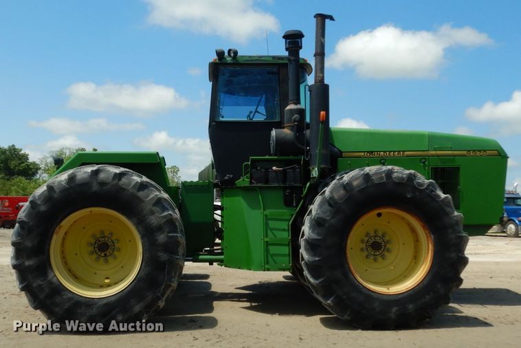 image for item IL9433 1993 John Deere 8970  4WD tractor