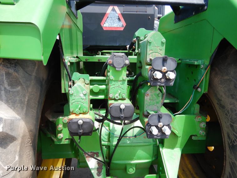 image for item IL9433 1993 John Deere 8970  4WD tractor