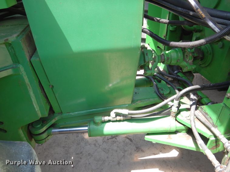 image for item IL9433 1993 John Deere 8970  4WD tractor