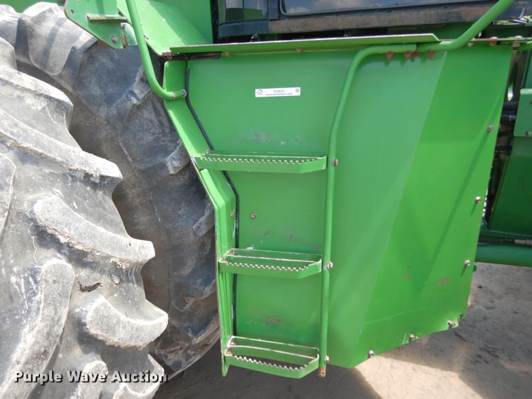 image for item IL9433 1993 John Deere 8970  4WD tractor