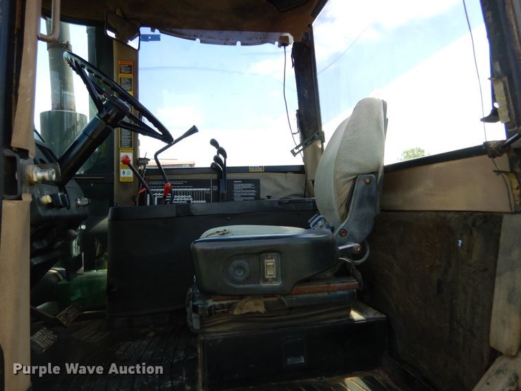 image for item IL9433 1993 John Deere 8970  4WD tractor