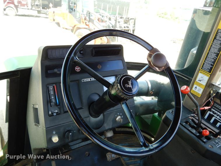 image for item IL9433 1993 John Deere 8970  4WD tractor