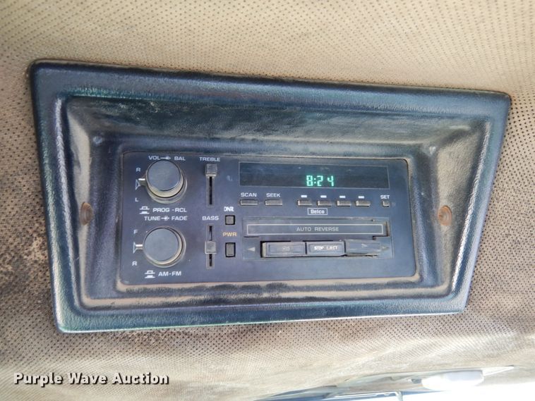 image for item IL9433 1993 John Deere 8970  4WD tractor