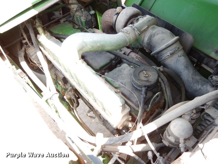 image for item IL9433 1993 John Deere 8970  4WD tractor