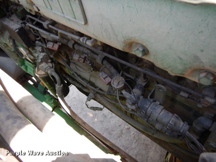 image for item IL9433 1993 John Deere 8970  4WD tractor