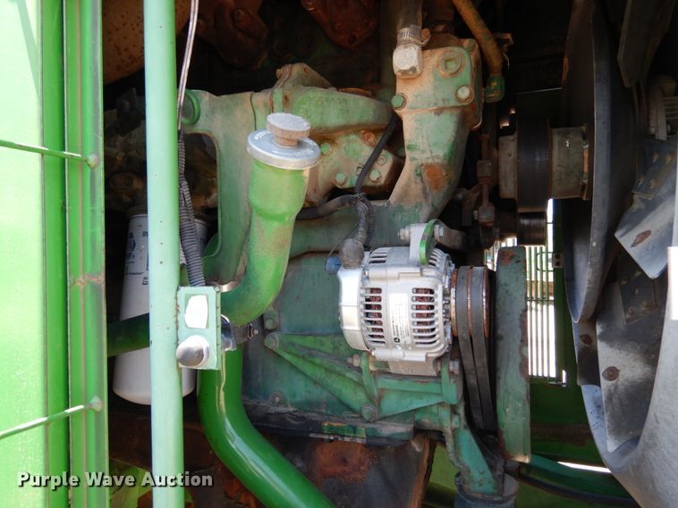 image for item IL9433 1993 John Deere 8970  4WD tractor