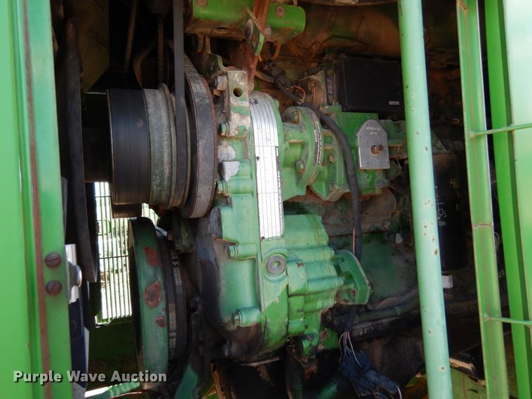 image for item IL9433 1993 John Deere 8970  4WD tractor