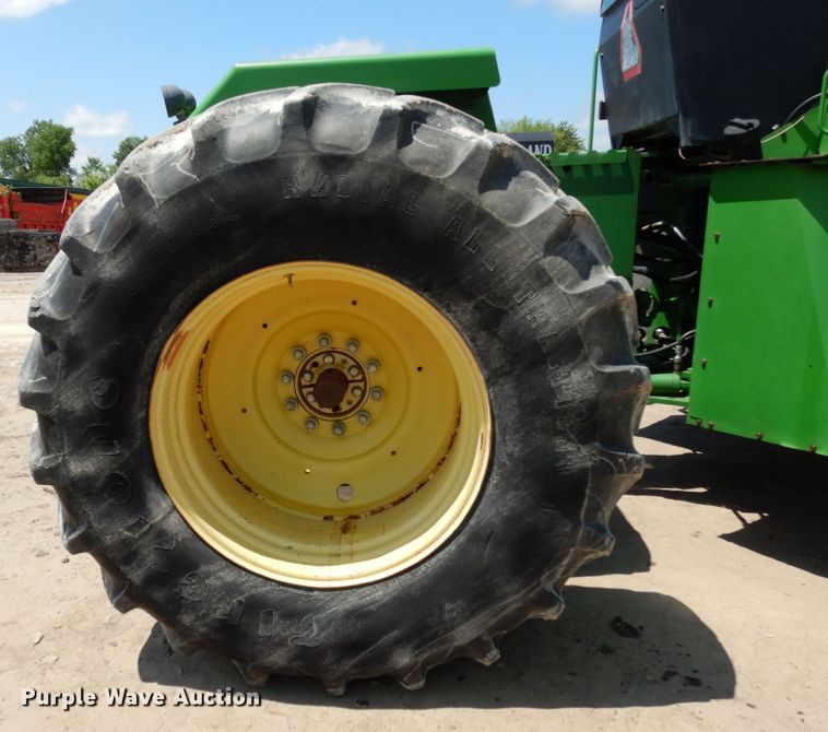 image for item IL9433 1993 John Deere 8970  4WD tractor