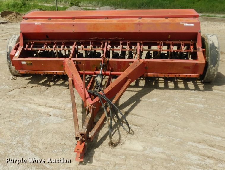 image for item IL9441 International Harvester 5100  grain drill