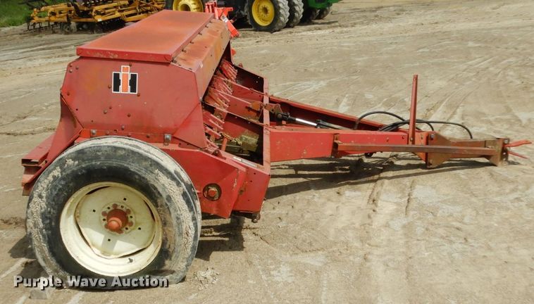 image for item IL9441 International Harvester 5100  grain drill