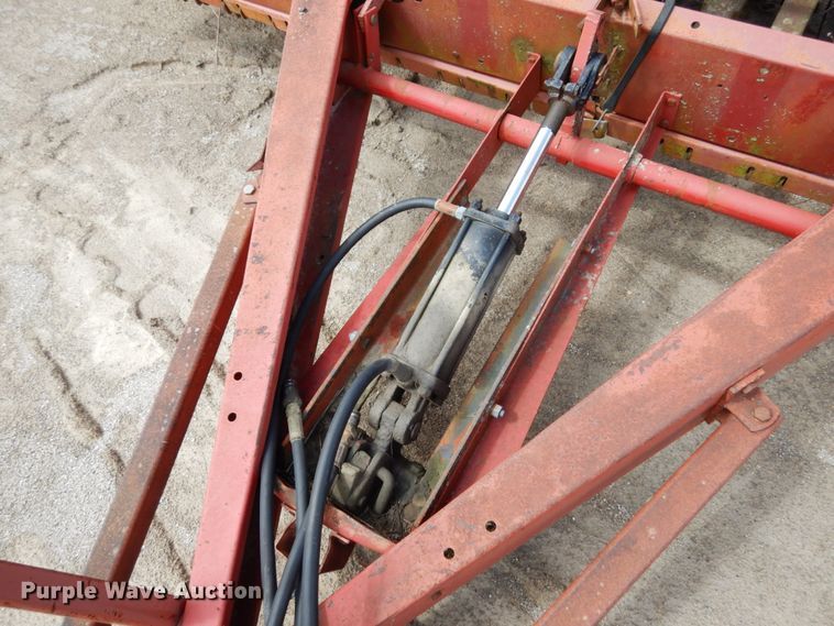 image for item IL9441 International Harvester 5100  grain drill