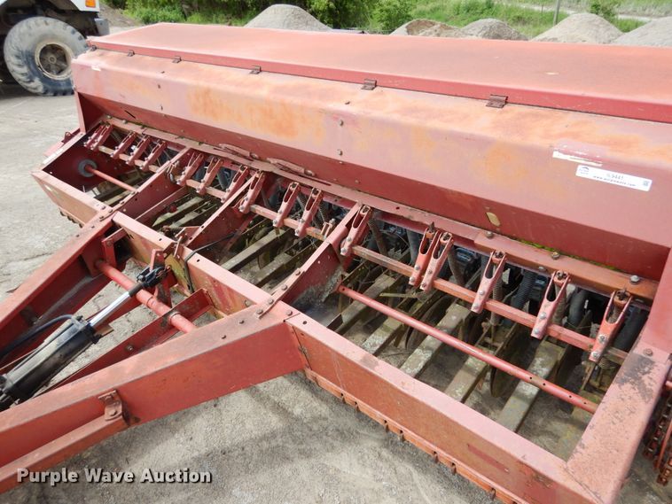 image for item IL9441 International Harvester 5100  grain drill
