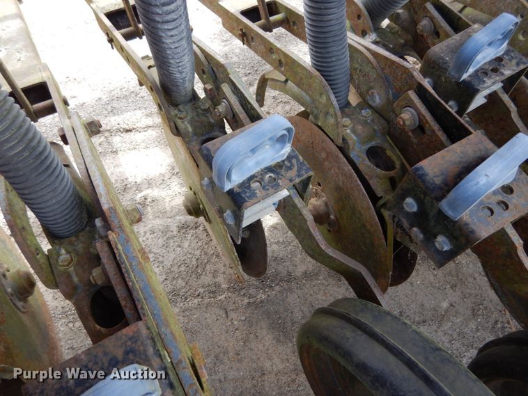 image for item IL9441 International Harvester 5100  grain drill