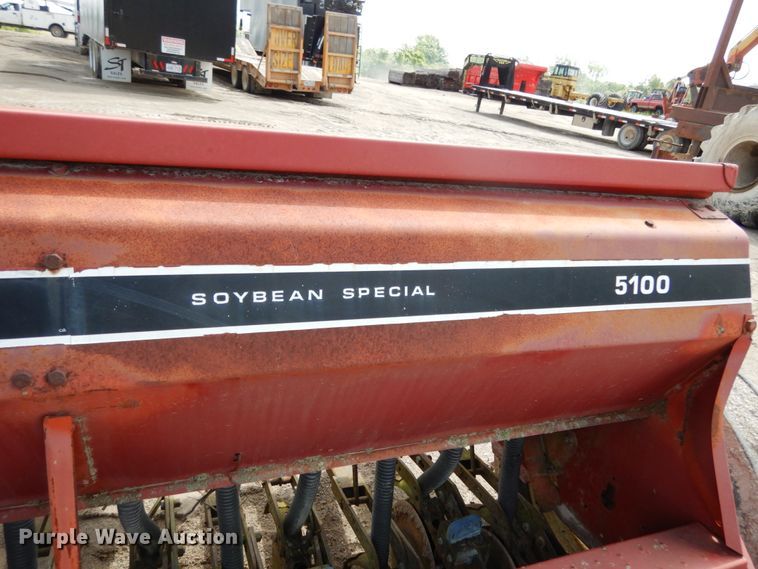 image for item IL9441 International Harvester 5100  grain drill