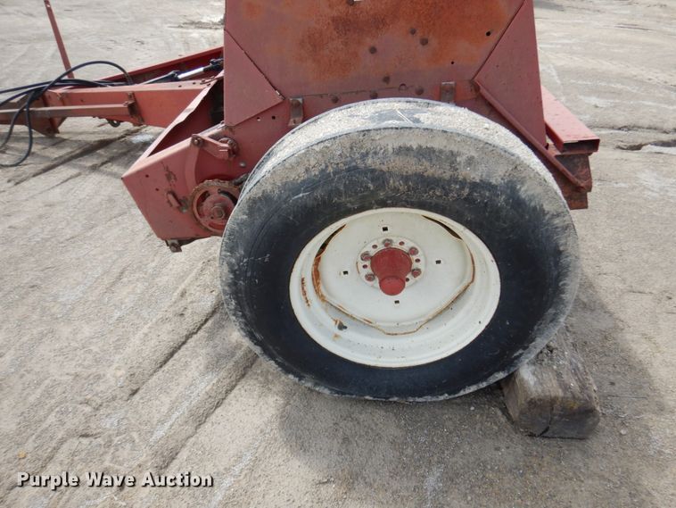 image for item IL9441 International Harvester 5100  grain drill