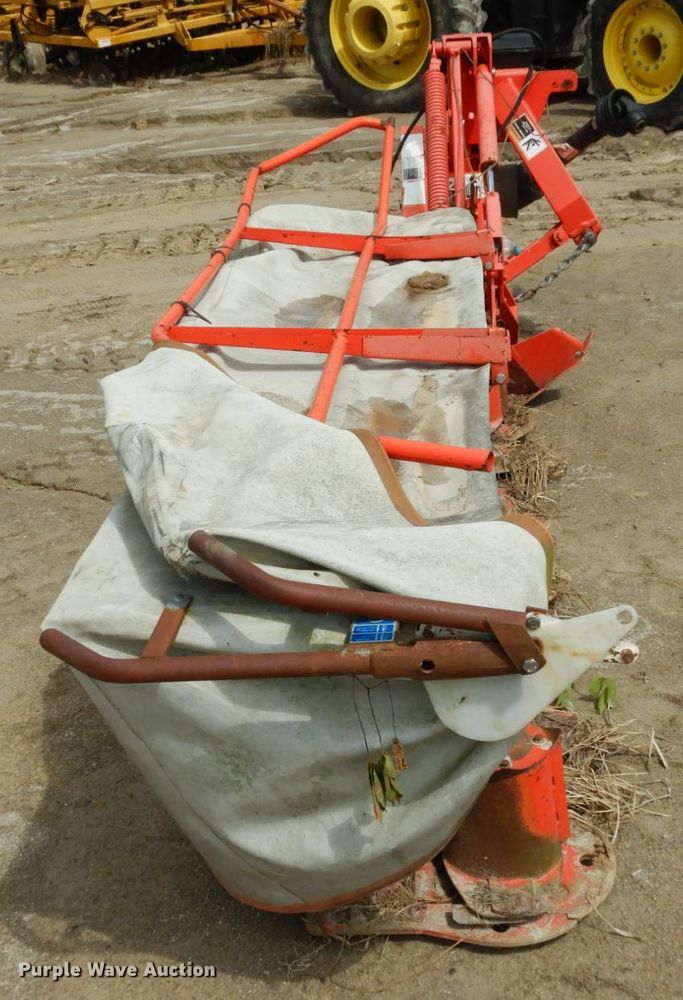 image for item IL9442 Kuhn GMD700-GIIHD  disc mower